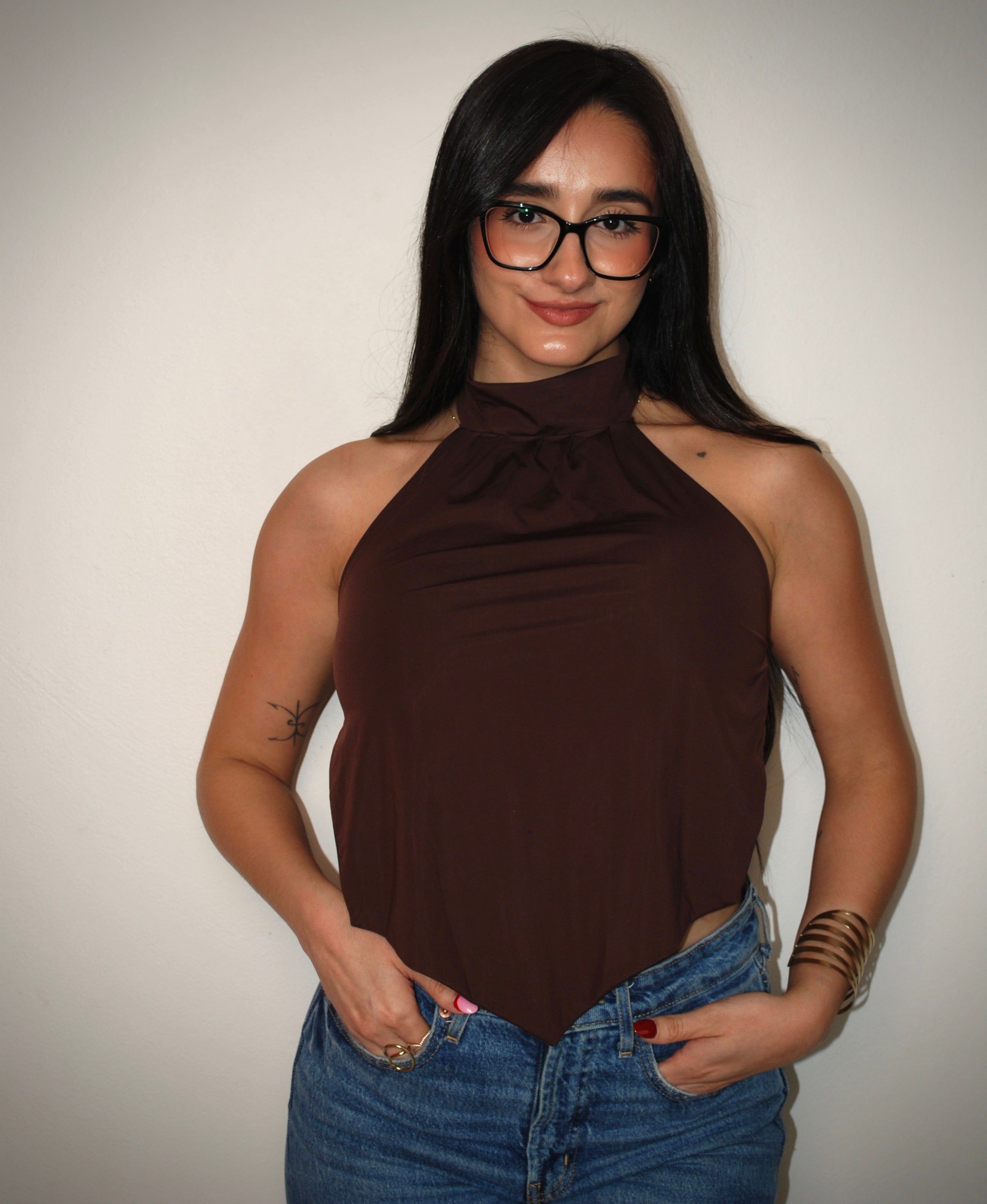 Top Minimal con cuello