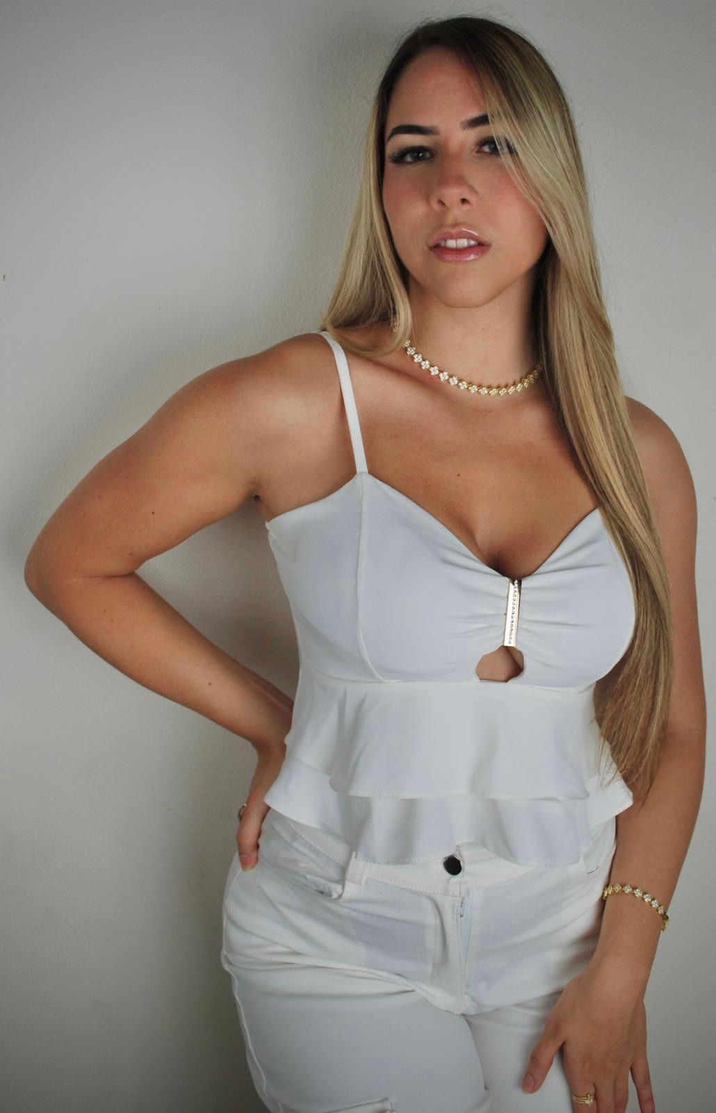 Camisa fruncida abajo